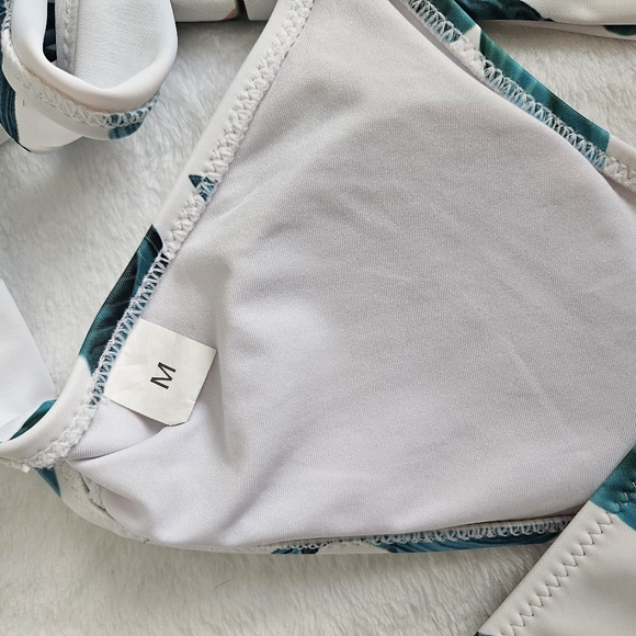​Cupshe Leaf Print Cross-Front Bikini - Teal/White Medium (M) - Picture 6 of 7